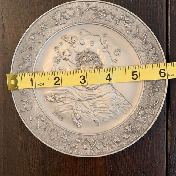 Vintage 1988 visions of sugarplums Pewter plate - Picture 4 of 7